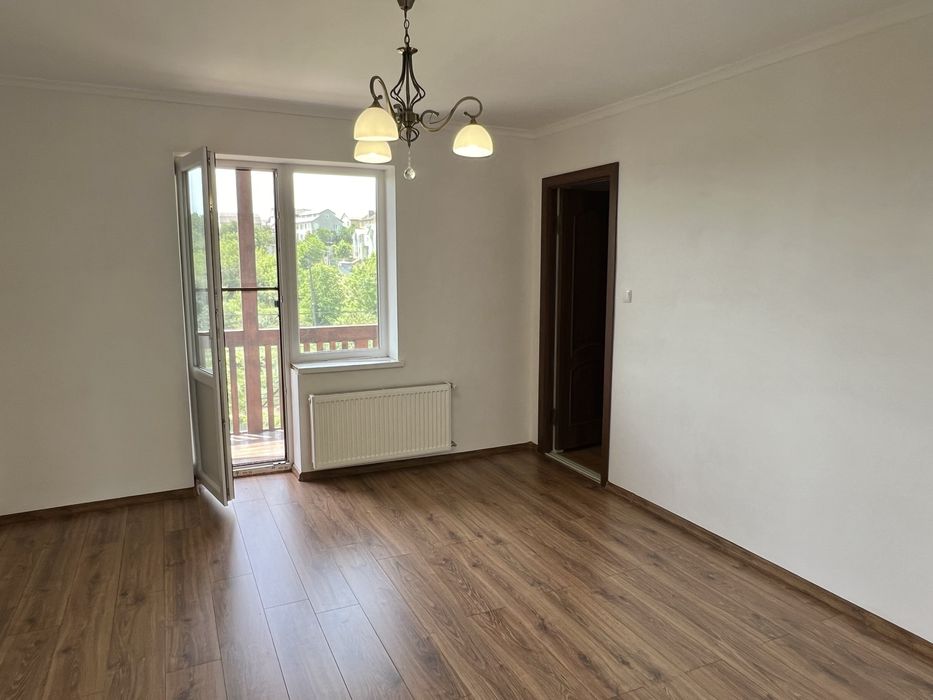 Продам чудовий новий будинок з ремонтом в затишному місці!