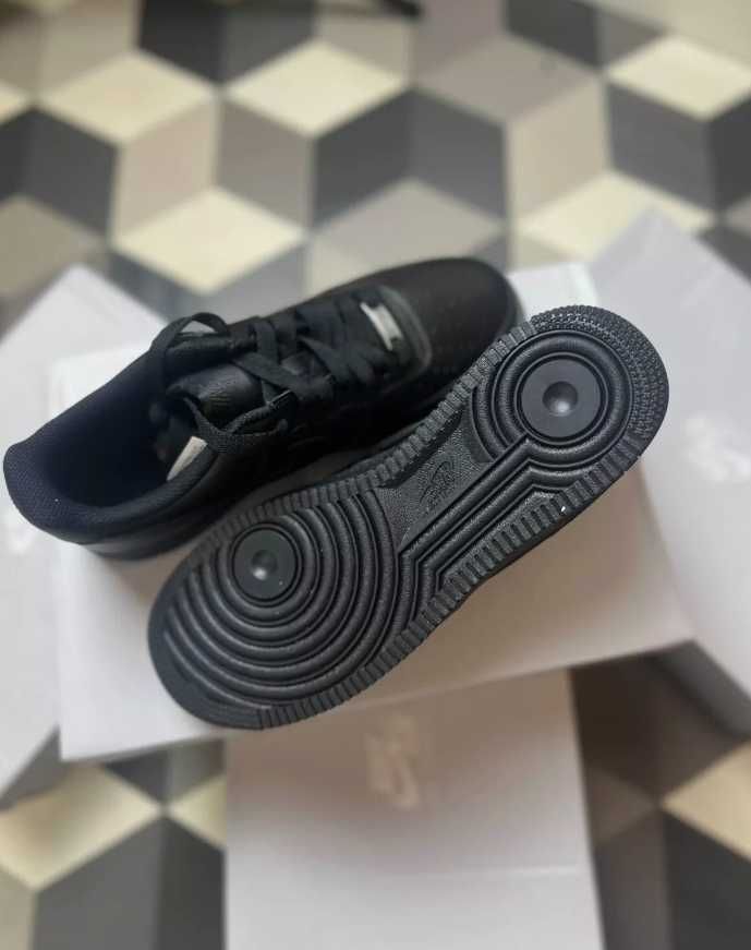 Nike Air Force 1 '07 Low Triple Black