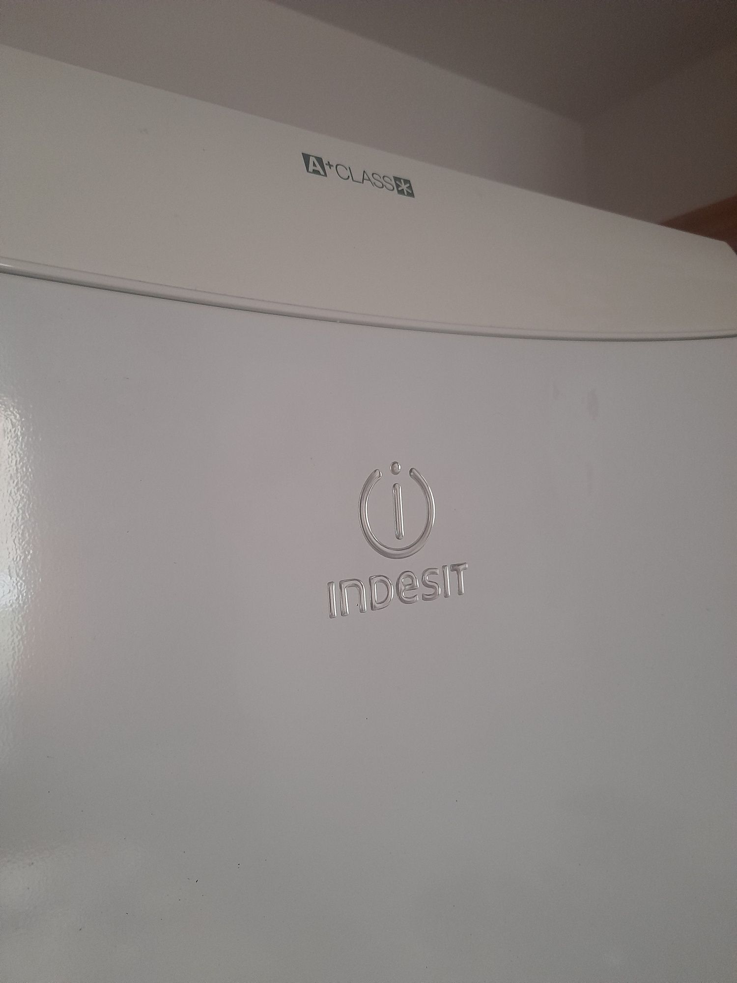 Lodówka INDESIT 188cm.