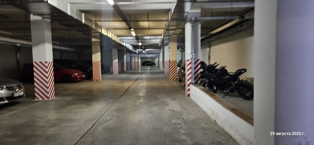 продаж паркинга  Осокорки Дніпровська набережна 26