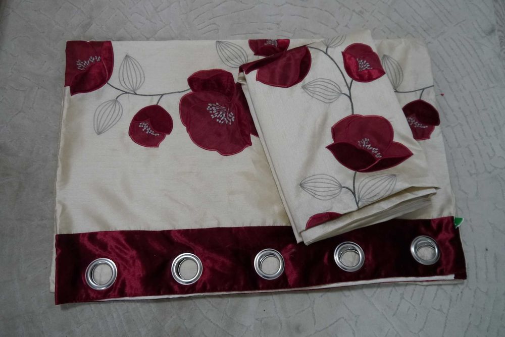 Комплект оригінальних штор на люверсах у зал curtina