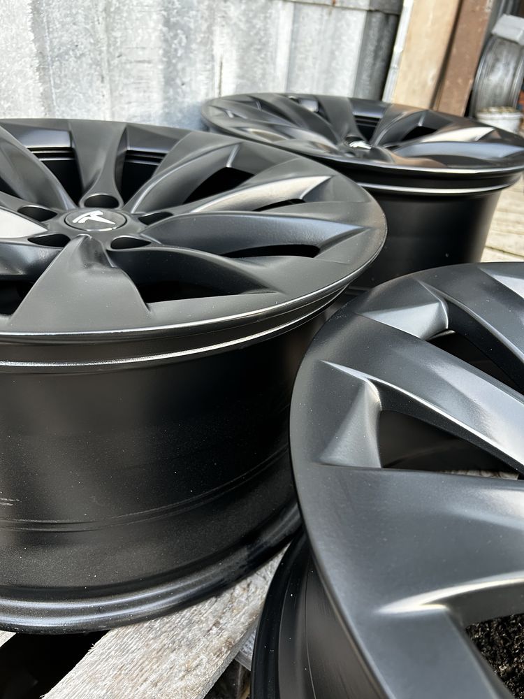 Диски Tesla 5/120r20 model X різноширокі