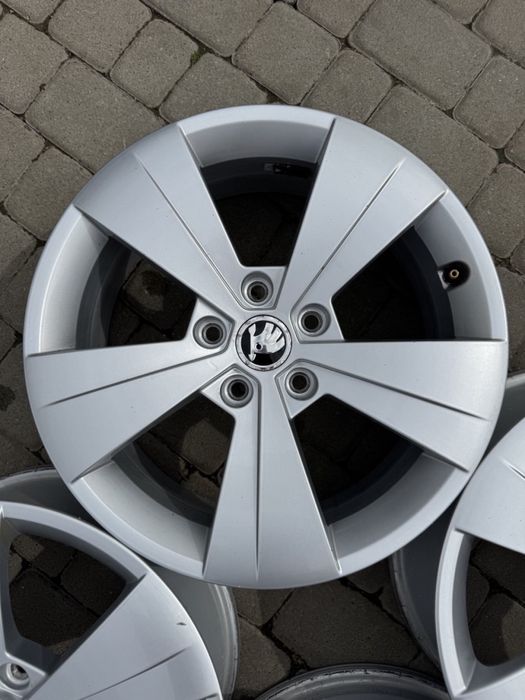 Диски Skods r 17 оригінал диски R17 Skoda oktavia 5/112 et41