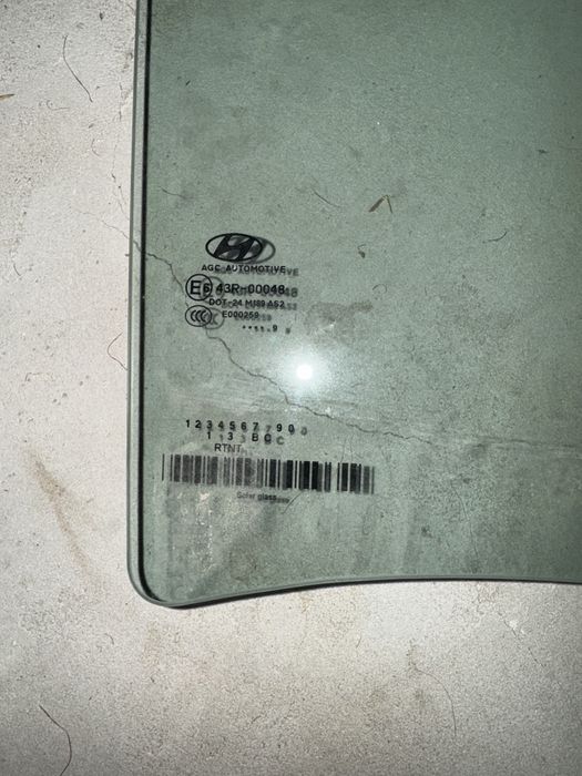 скло дверей заднє праве hyundai tacson 2019