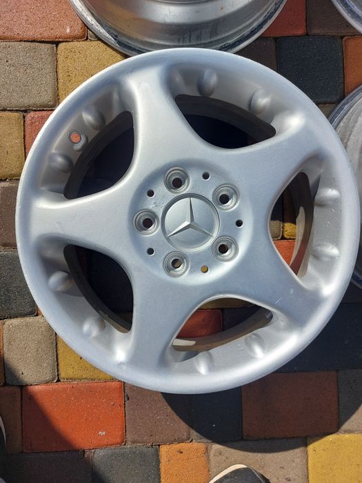 Оригінальні легкосплавні диски R16 мерседес  Aклас