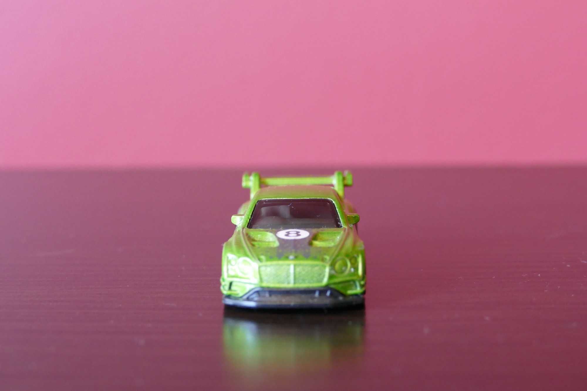 Hot Wheels autko "Resorak" Bentley Continental GT3 rocznik 2018