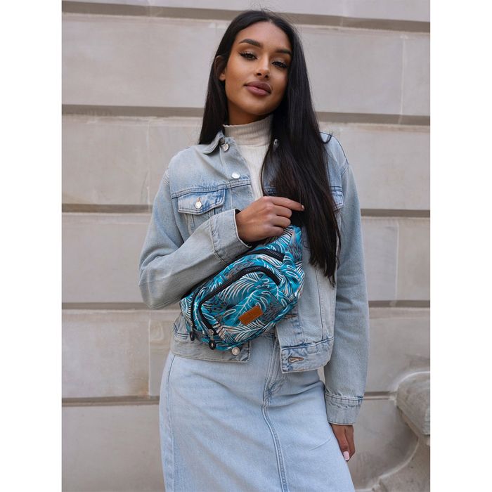 praktyczna torebka sportowa z regulowanym paskiem na biodra i ramię