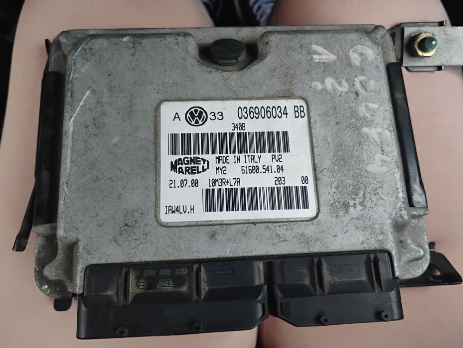 VW GOLF IV 1.6 sterownik silnika