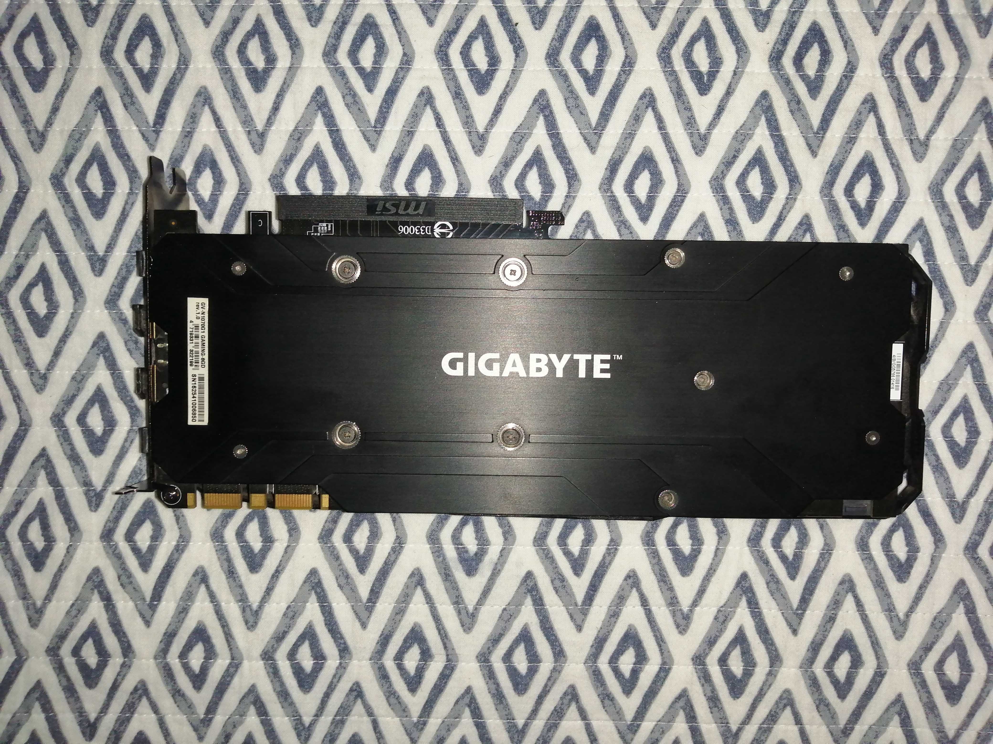 GIGABYTE - GTX 1070 - 8Gb