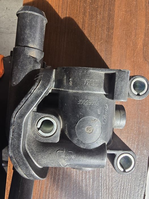 Obudowa termostatu  ford
