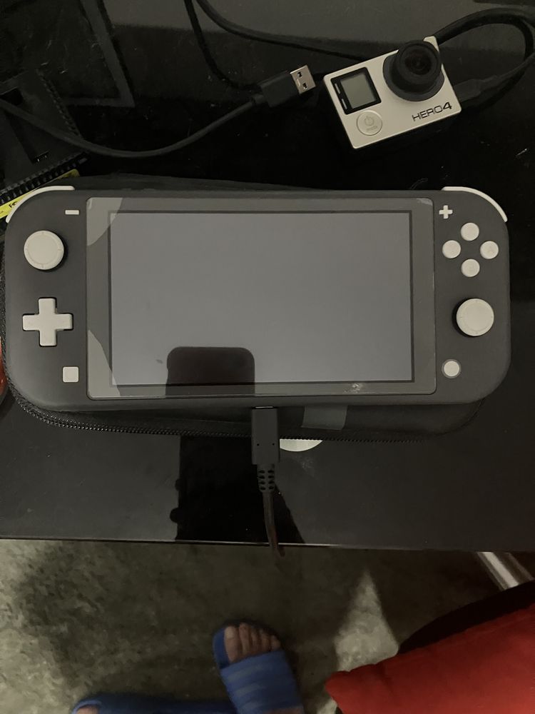 Nintendo Switch como nova na caixa .