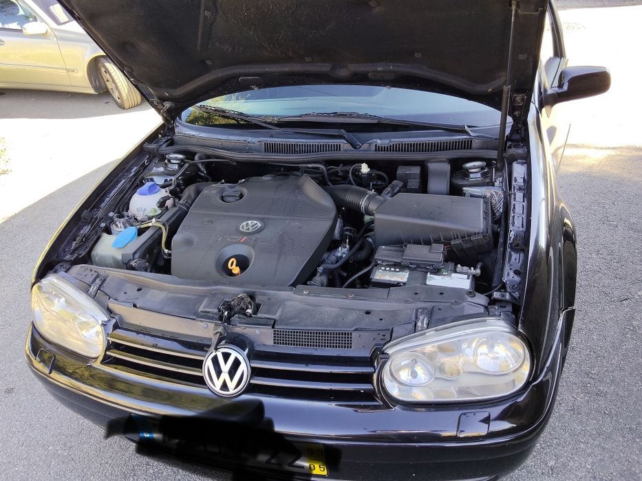 Golf 4 motor 1.9 TDI.com 289 mil km ..tem películas e jante 17 amolgad