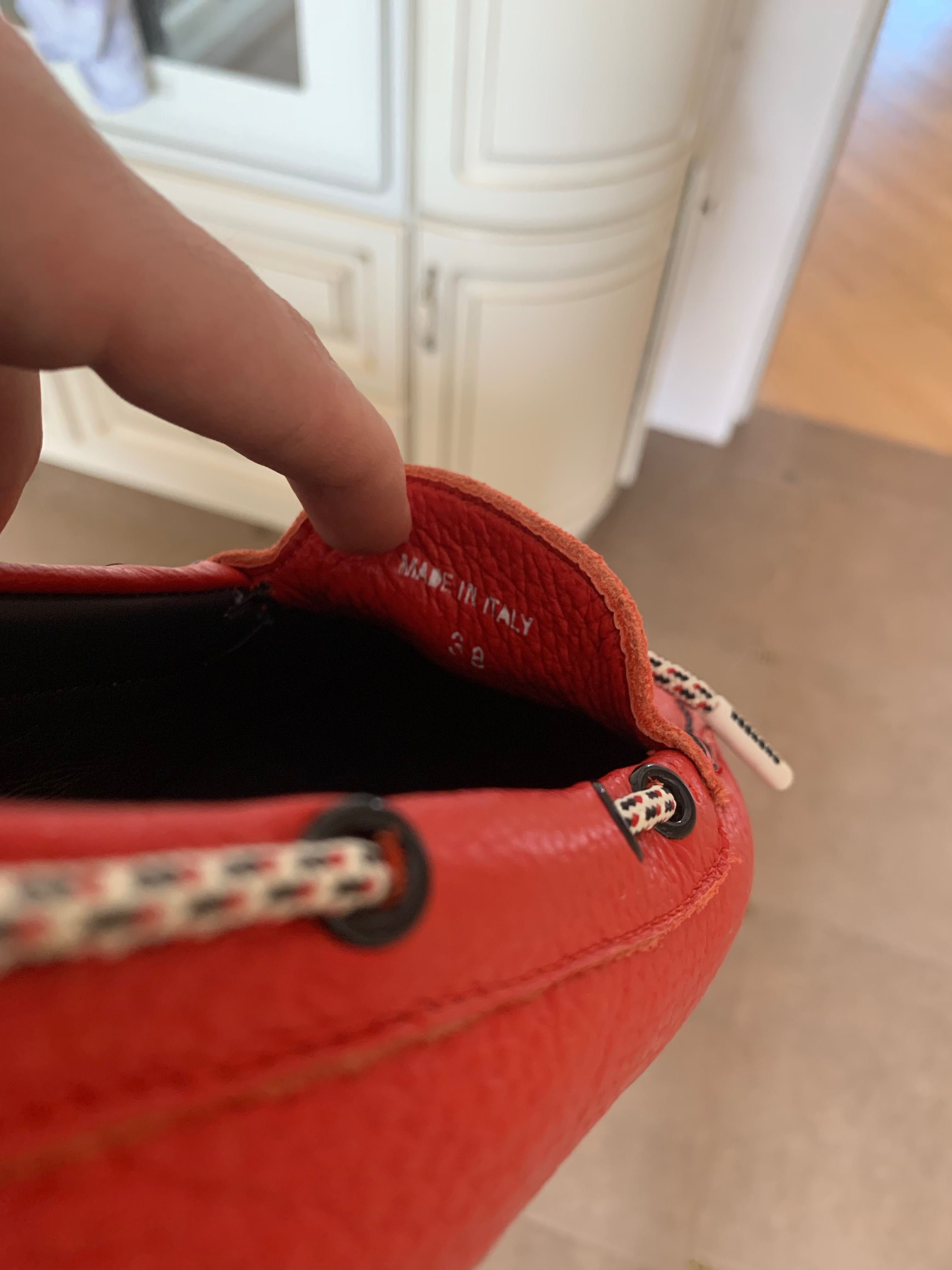 Нові шкіряні мокасини Max Mara