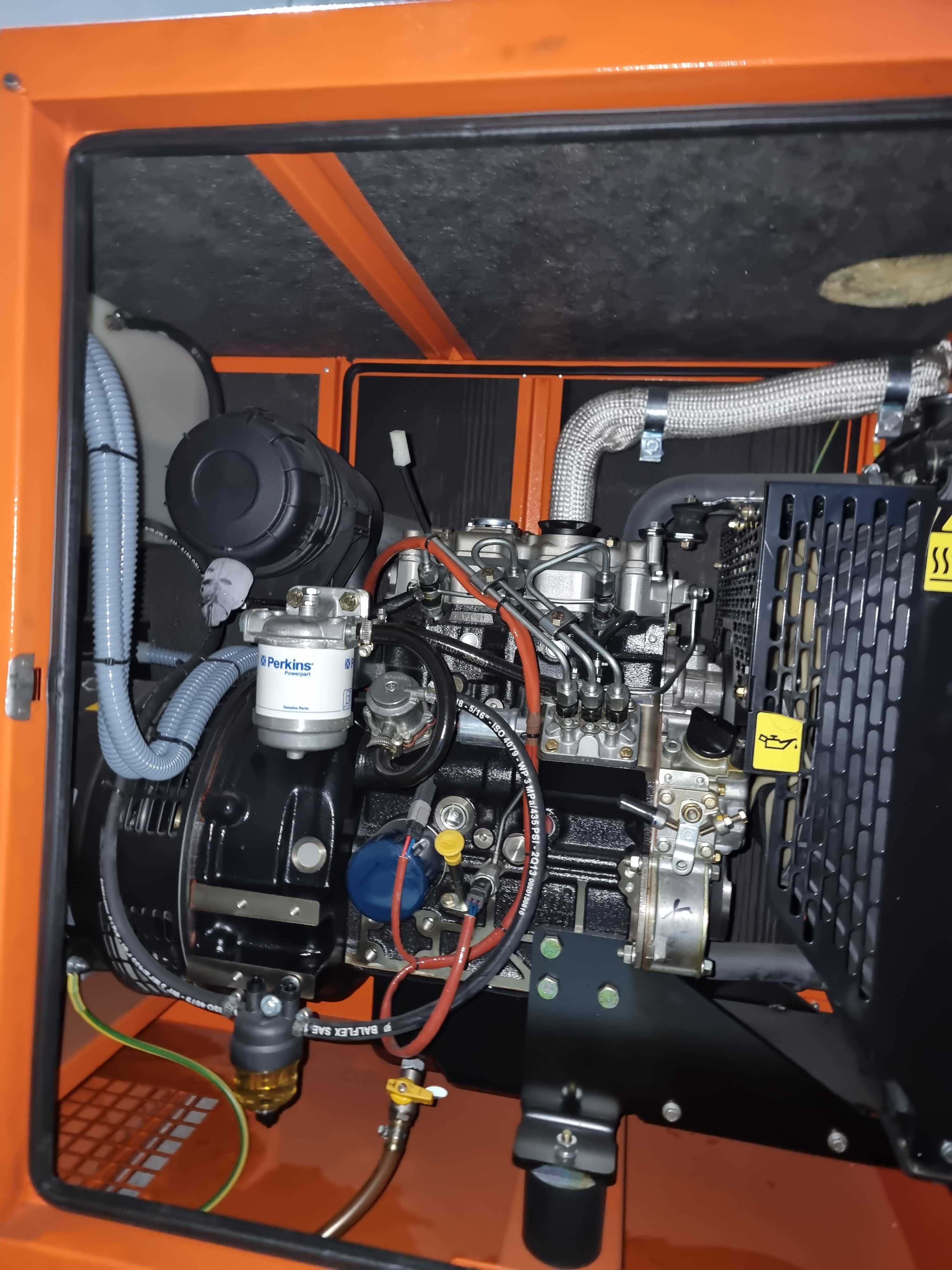 Grupo gerador 10kVA trifásico c/ motor Perkins 1500rpm, insonorizado