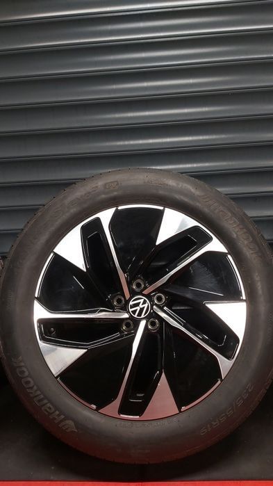 Koła Felgi ID4   235/55 19 .2021 Rok OEM