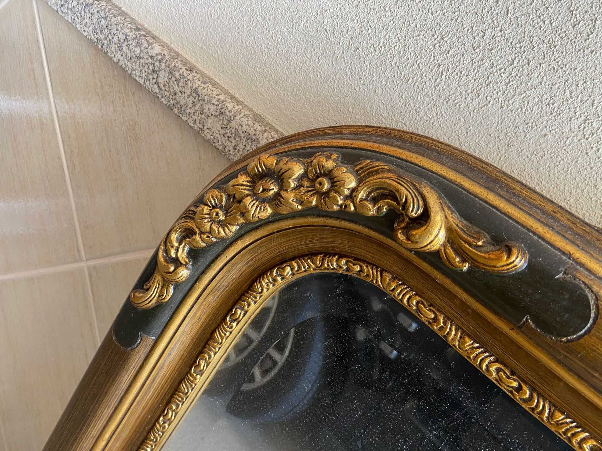 Espelho de talha dourada estilo Vintage