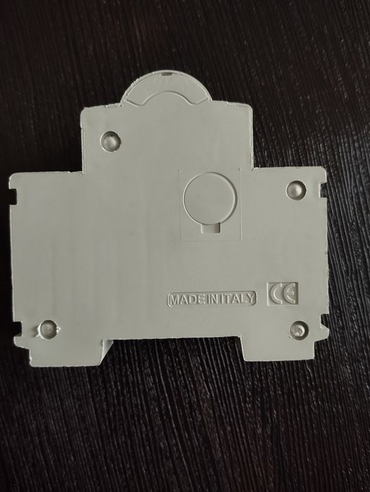 Диф автомат ABB201LC20A30..АВВ DS941-AC C16