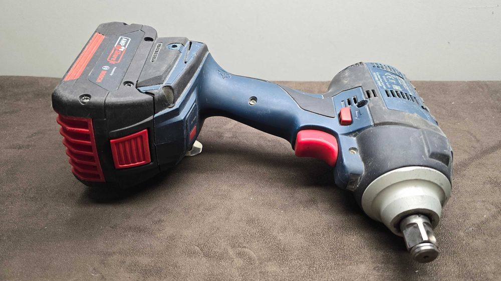 Klucz udarowy Bosch GDS 18V-400 18 V 1/2" + aku 5.0 ah 18v