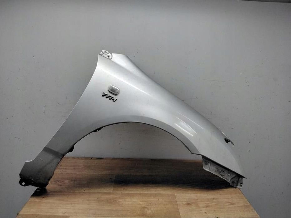 toyota corolla e12 hb błotnik przedni prawy