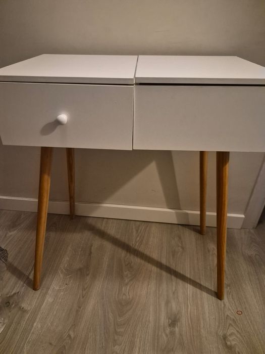 Toaletka z szufladą