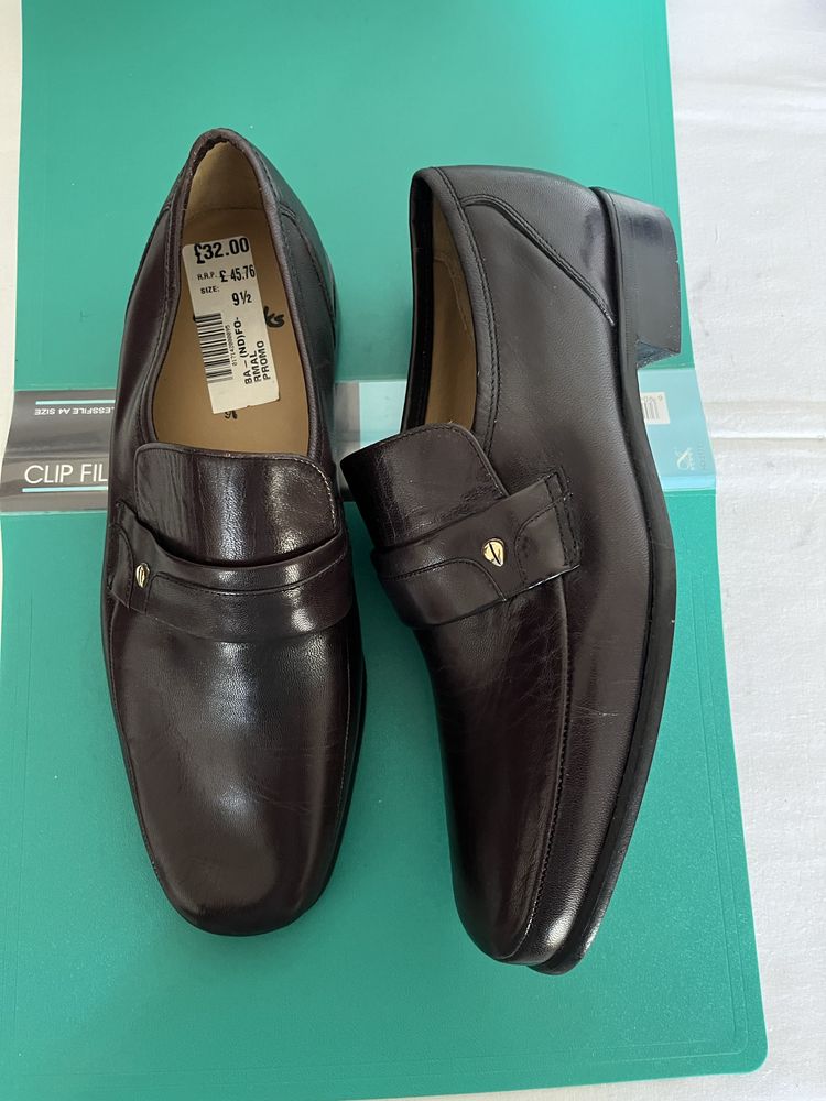 Clarks нові повністю шкіряні 45 р.