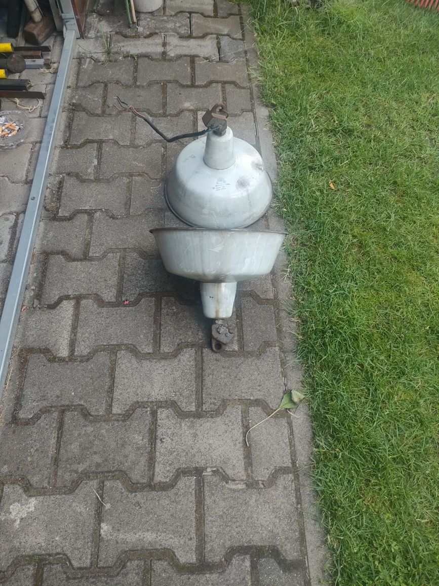 Lampa przemysłowa z PRL