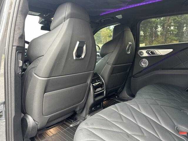 2024    BMW    XM