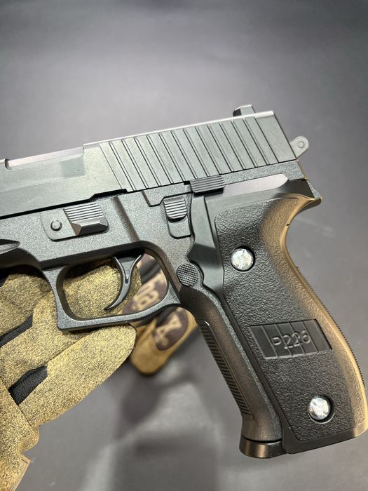 Топовий металевий пістолет SS Р226 Pro з глушником (іграшка)