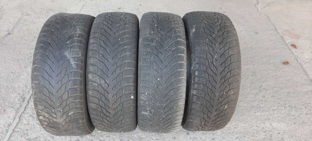Nokian 215/60 R16 hakapelita
