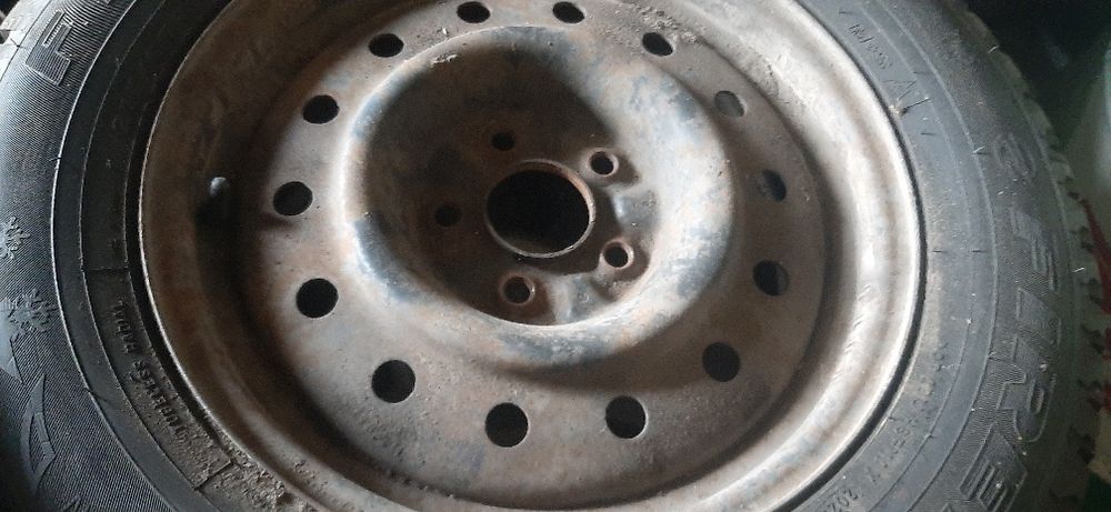 Kola z oponami zimowymi nissa qashqai 215 /65/16
