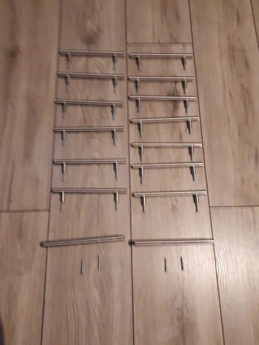 Uchwyty do mebli (rączki)