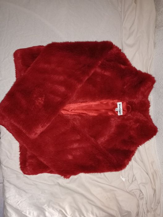 Casaco vermelho de pelo