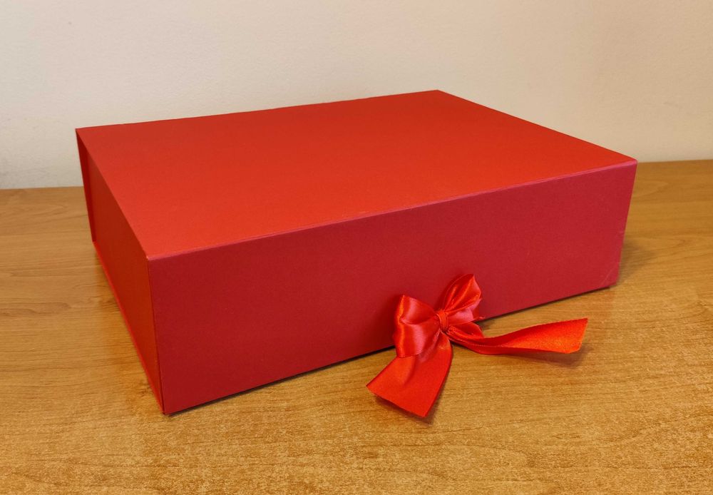 Pudełko prezentowe, magnetyczne, czerwone