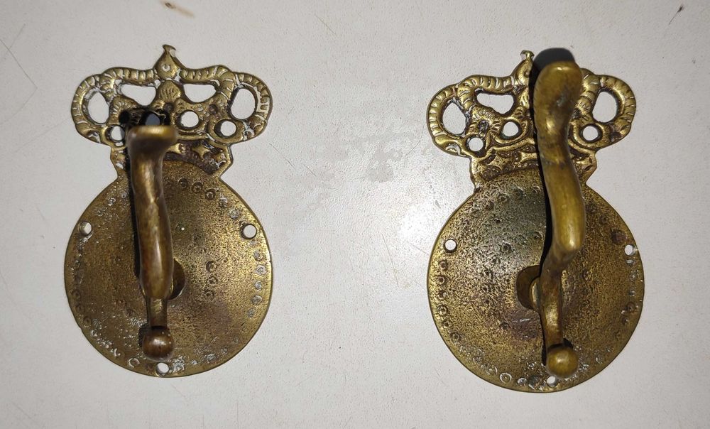 Par de cabides de época em Latão forjado