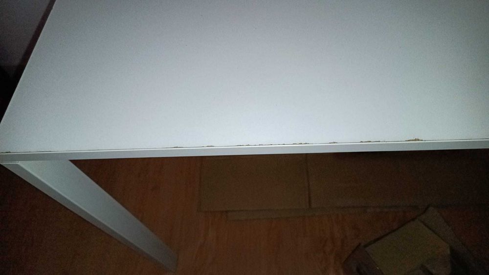 Mesa branca do Ikea