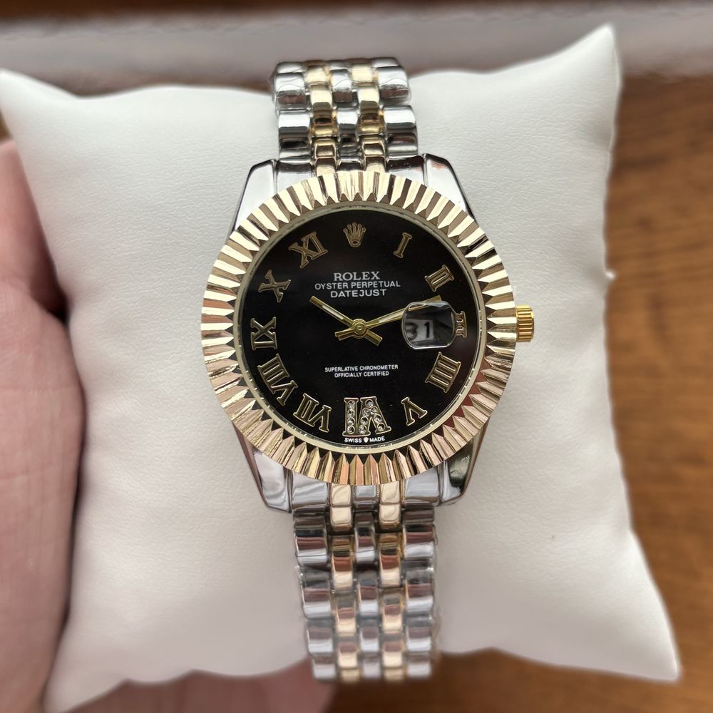 Жіночий годинник Rolex на браслеті з робочою датою