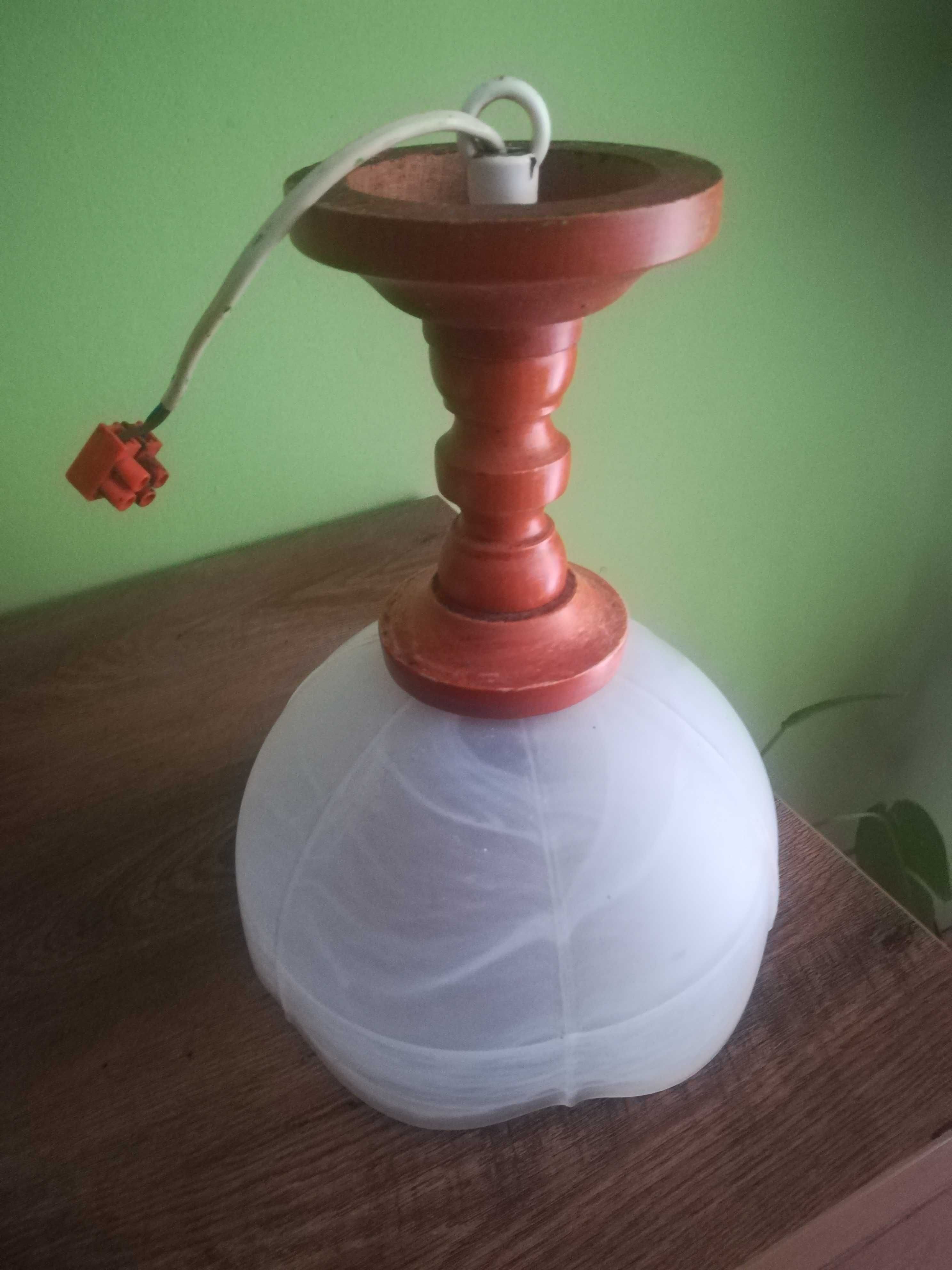 Lampa wisząca ze szklanym kloszem - gotowa do podłączenia!