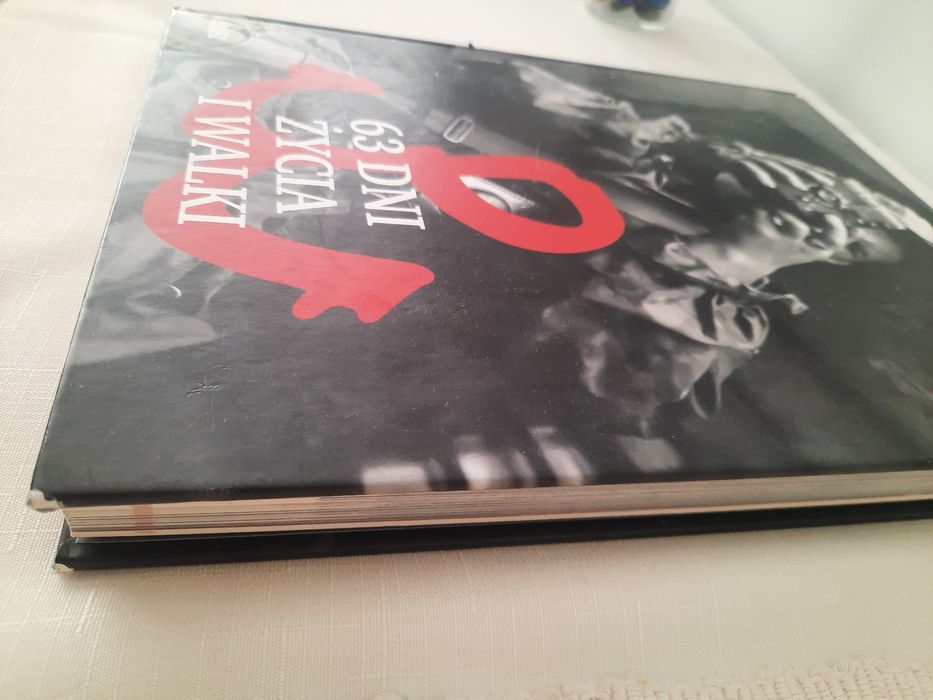 Opasły Album o powstaniu warszawskim