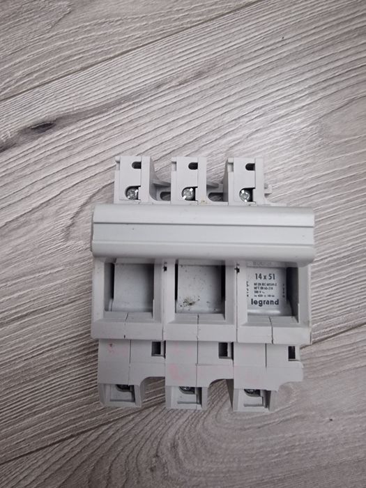 LEGRAND Rozłącznik bezpiecznikowy cylindryczny 3P 14x51mm SP51 - 21504