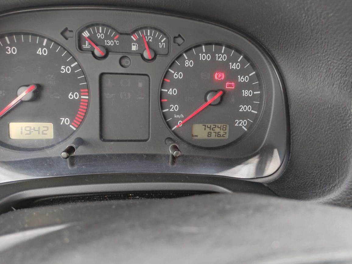Volkswagen Golf, apenas 74,200 Km