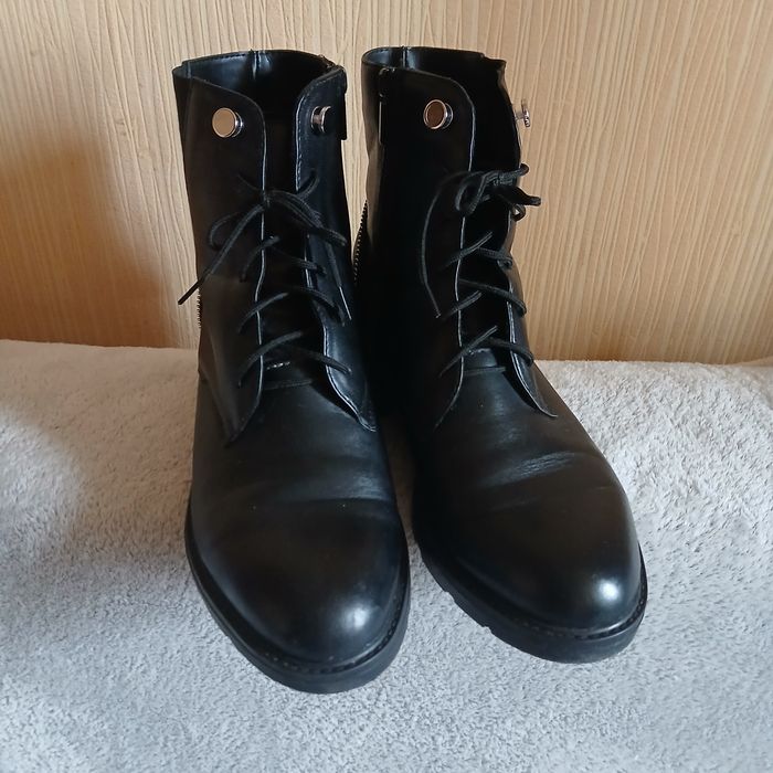 Демісезонні шкіряні черевики на флісі. 39 р 25,5