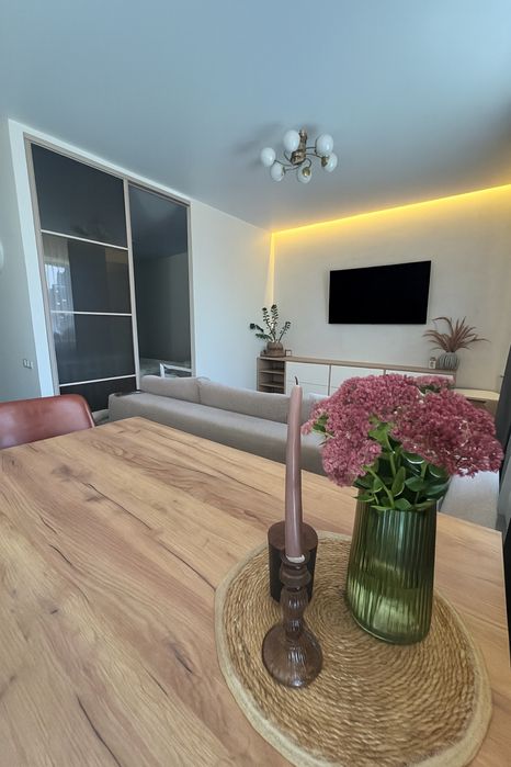 Продаж сучасної квартири з якісним ремонтом поруч Avalon Holiday.
