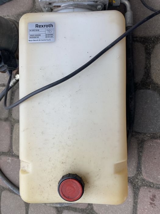 Wywrot pompa z siłownikiem Iveco