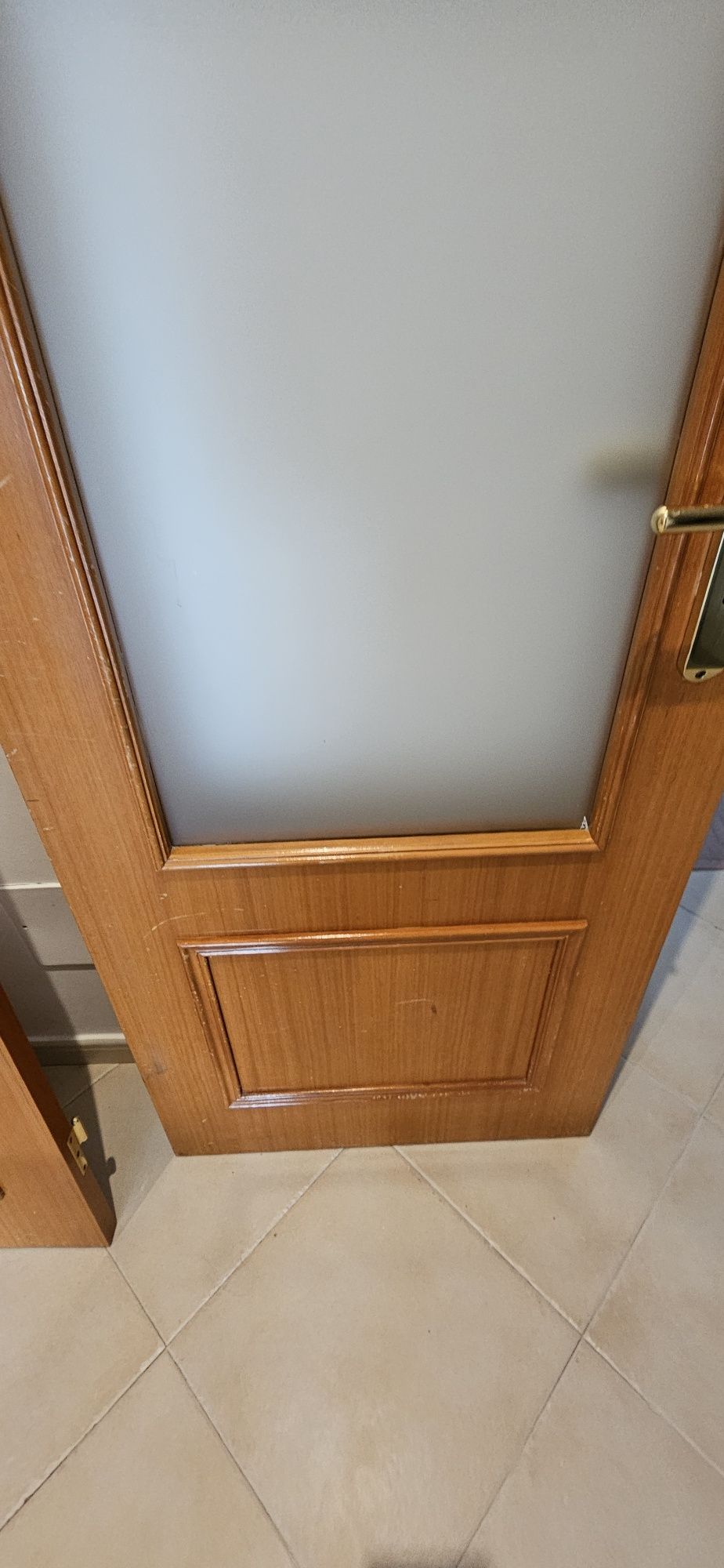 2 Portas com aros.
