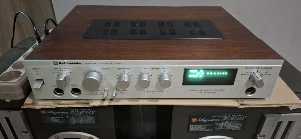 Радиотехника У-101 с колонками Амфитон 150ас-007