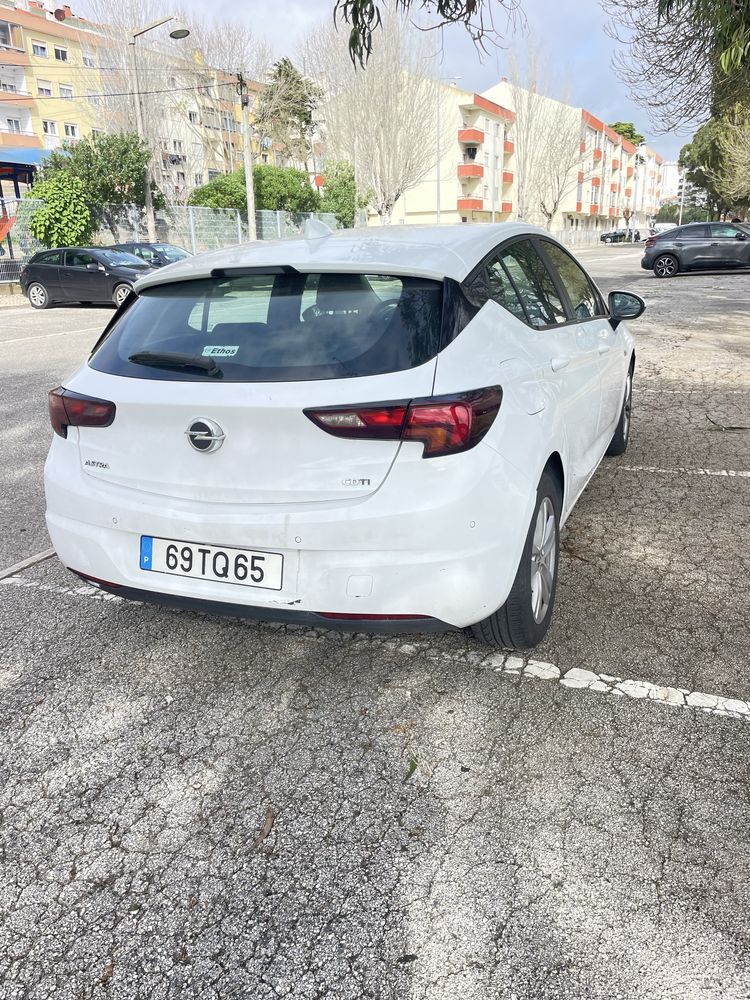 Opel Astra 1.6 Diesel 2017 com garantia