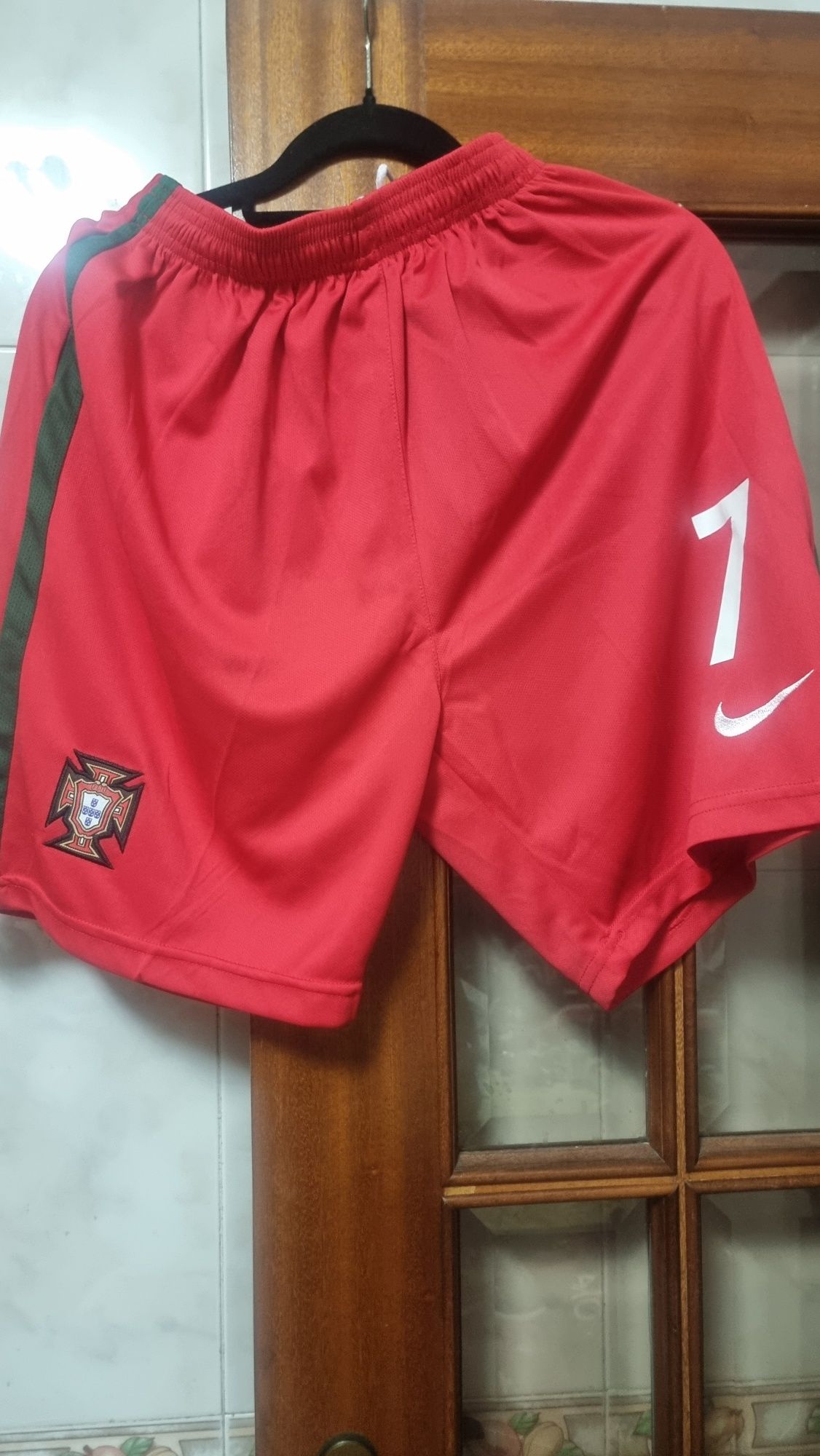 Camisola do ronaldo  portugal com os calcoes.