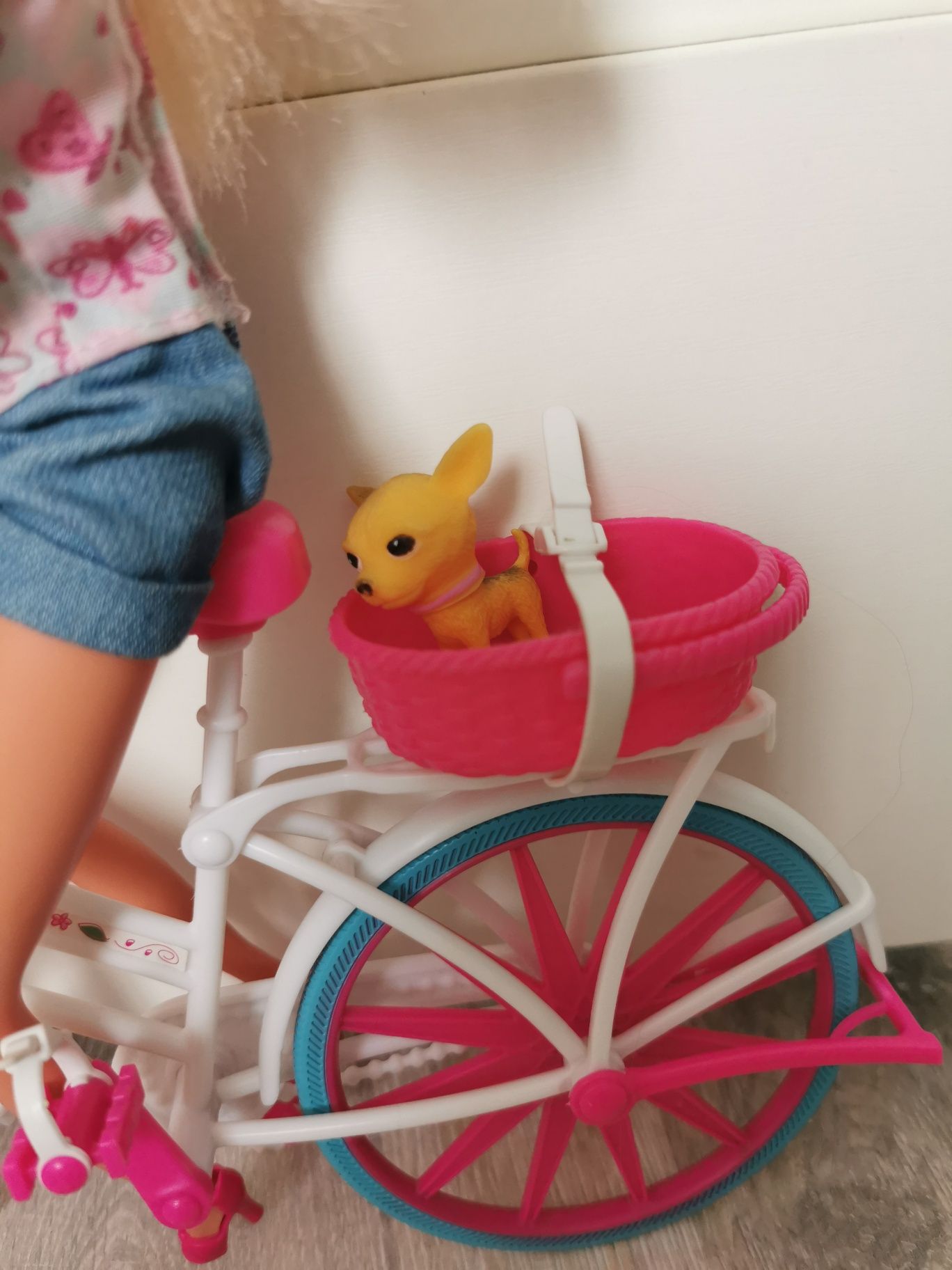 Lalka barbie na rowerze pies kask dziecko niemowlę buty Simba Steffi
