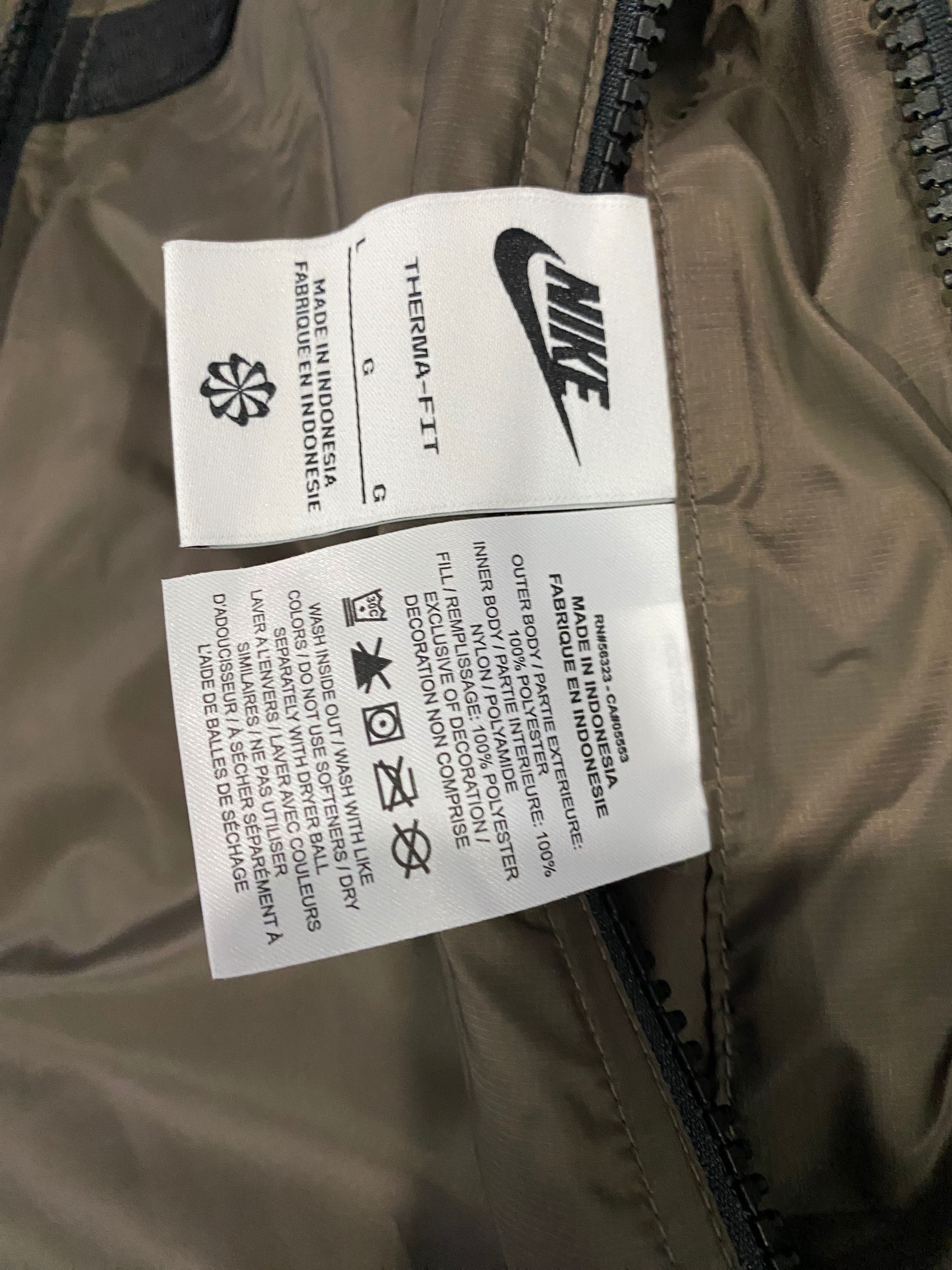 Куртка Nike Sportswear
Windrunner Synthetic-Fill DD6974-004