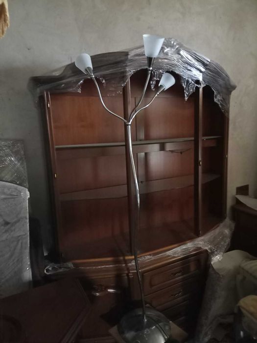 підвесні абажури напольні лампи